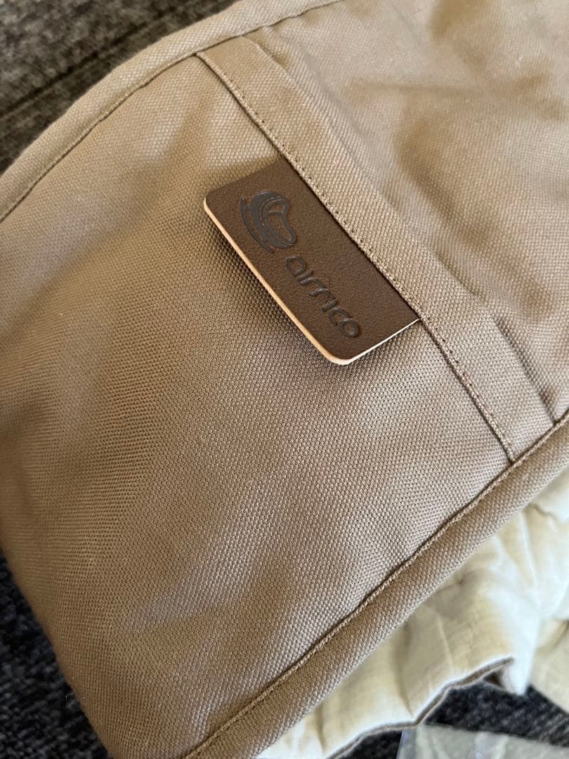 【美品】arrico premium 抱っこひも グレイッシュブラウン　サイズ2