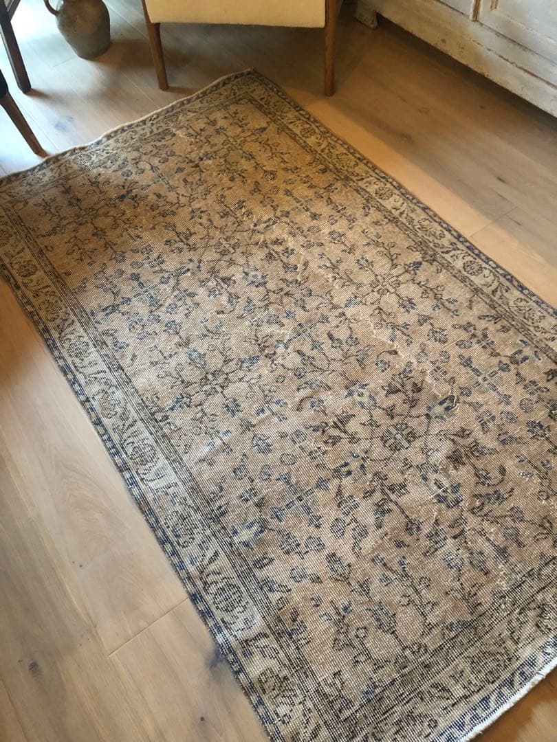 ヴィンテージラグ　くすみアプリコット　トルコ　ボタニカルフローラル　ウォッシュ