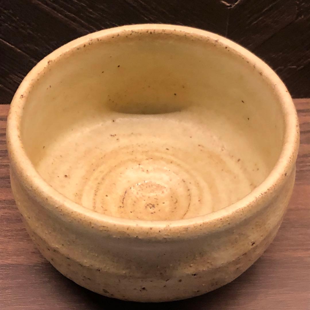 2点ロディ◾️蔵から焦がしミルクティー色の美しい釉薬の抹茶茶碗が出て来た。