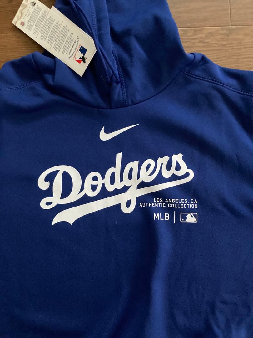 新品　未使用　ドジャース オーセンティック サーマフーディ　L寸