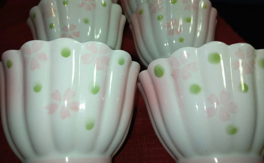 ♣素敵な桜【おもてなし】⬛有田焼・一峰・三峰窯の春桜柄輪花皿・長皿⬛２組４皿