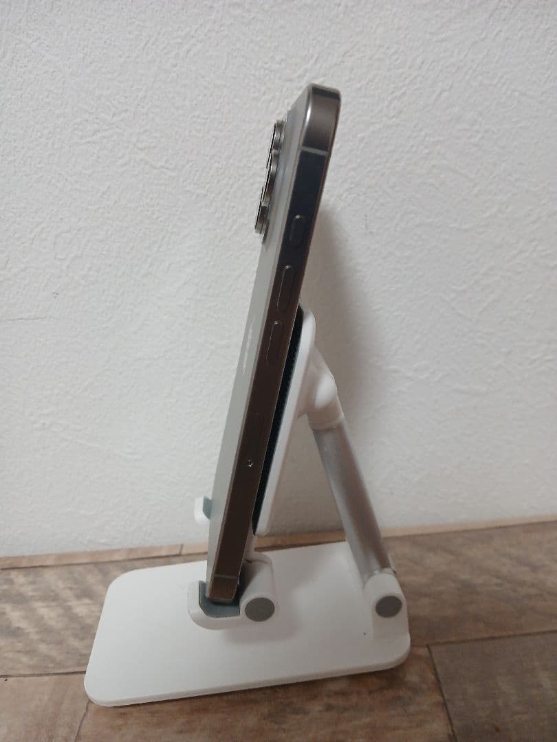 つ*る様 iPhone 16 Pro ジャンク品 / 部品取り・修理用*画面割れ