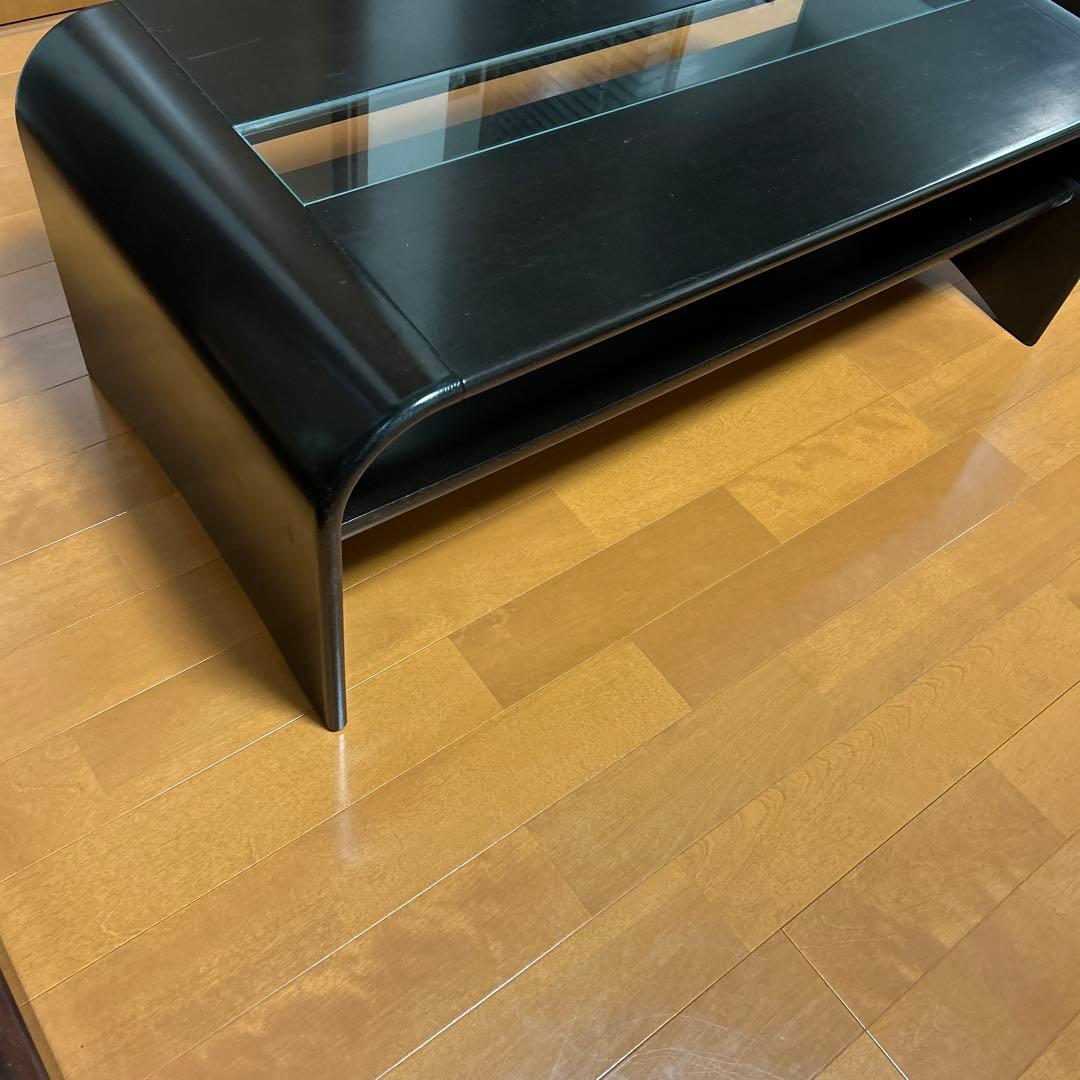 カリモクのテーブル