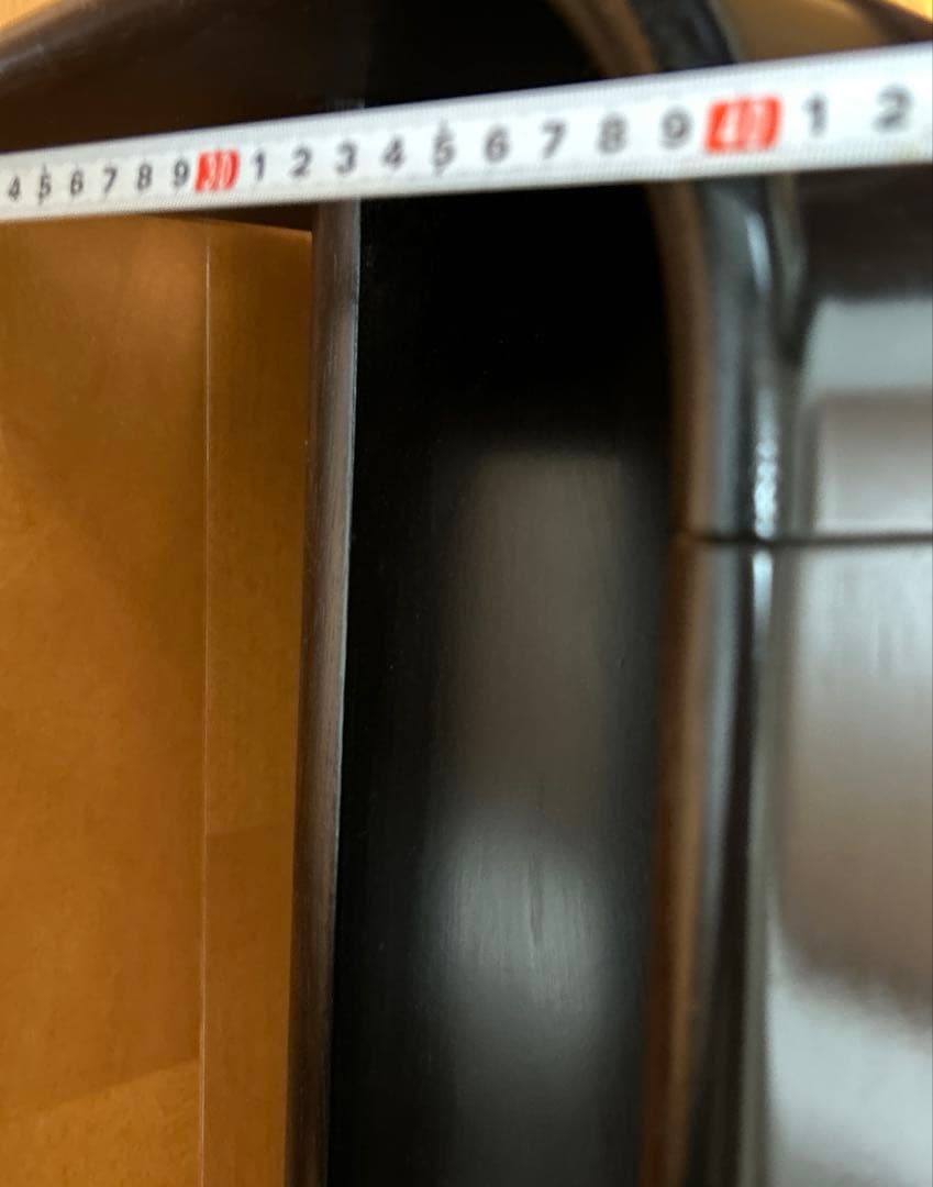 カリモクのテーブル