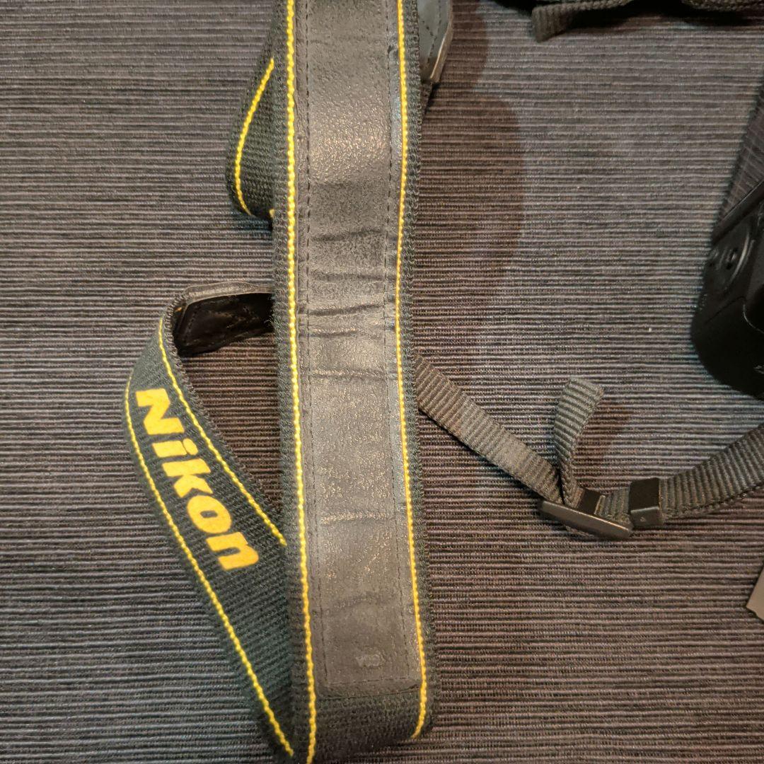 Nikon D3100 レンズキット シャッタ－575枚