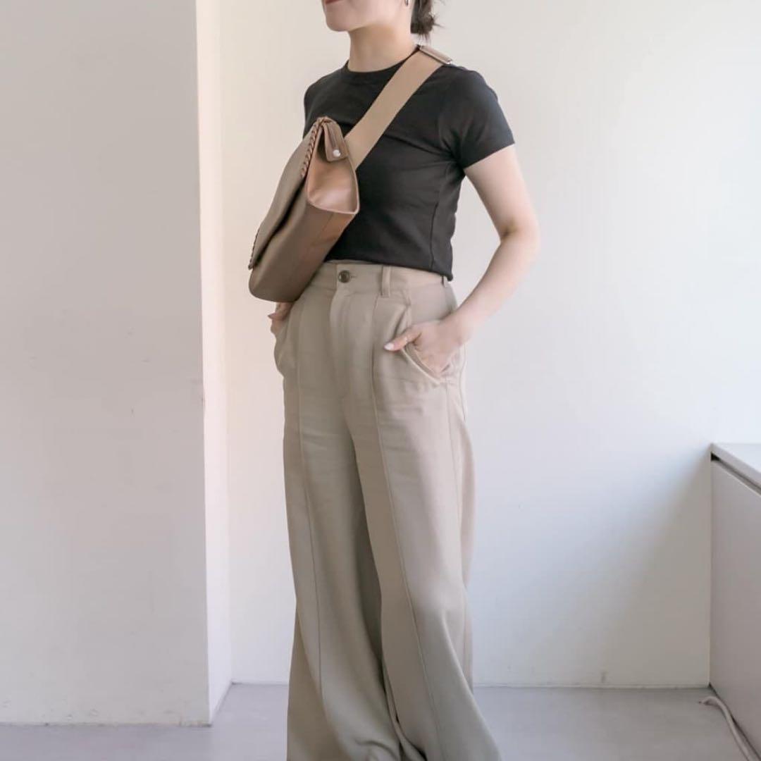 イアパピヨネ 柄ワイドテープショルダーバッグ 本革 ボディバッグ キャメル