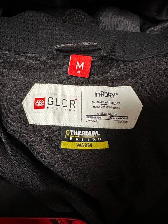 686 GLCR アノラック 春まで使える Mサイズ　中古