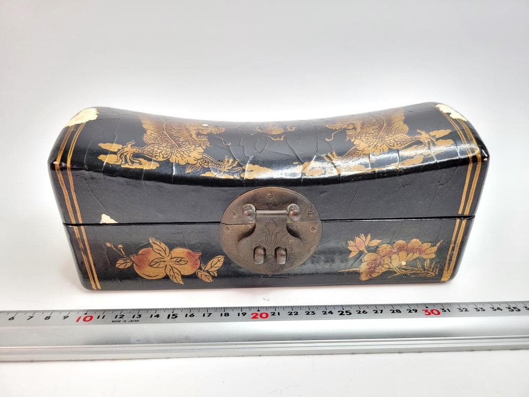 【送料無料・蔵出し・名品】枕箱　中国清朝　骨董品　双龍金彩（五指）　王朝出し品