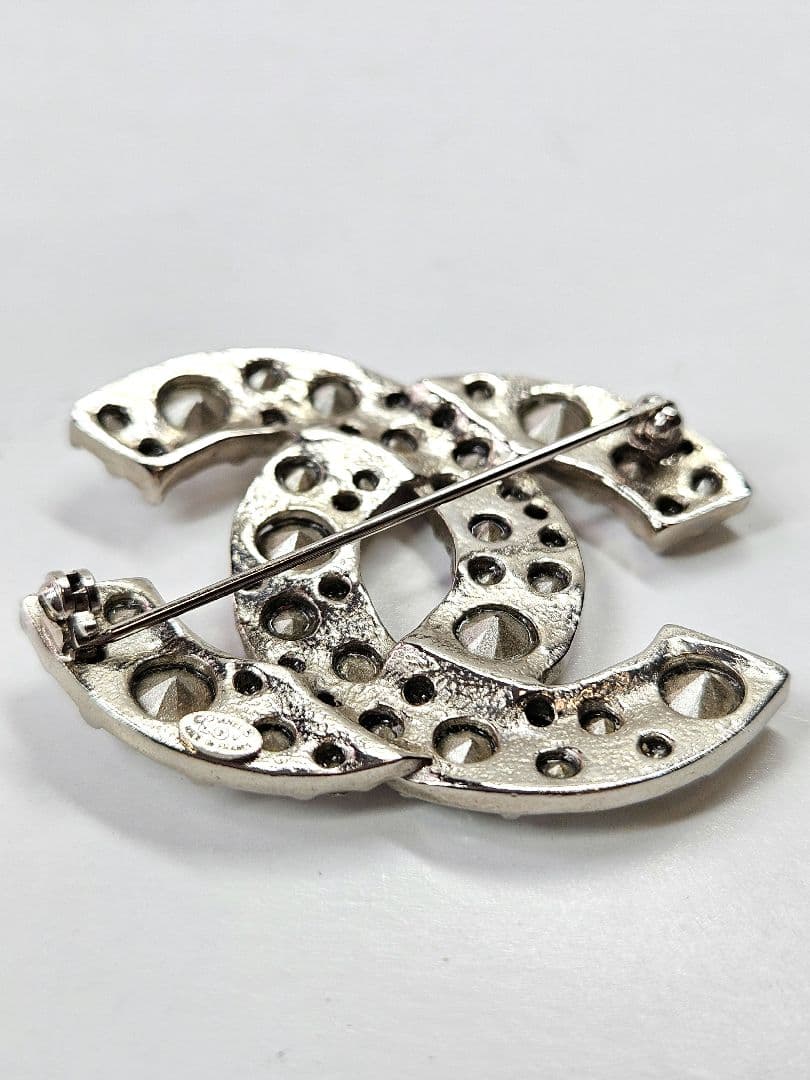 '０９年製　CHANEL クリスタルブローチ ダブルCロゴ