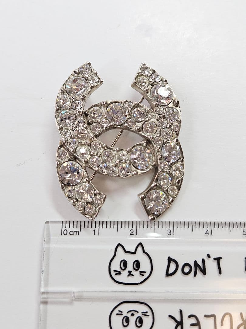 '０９年製　CHANEL クリスタルブローチ ダブルCロゴ