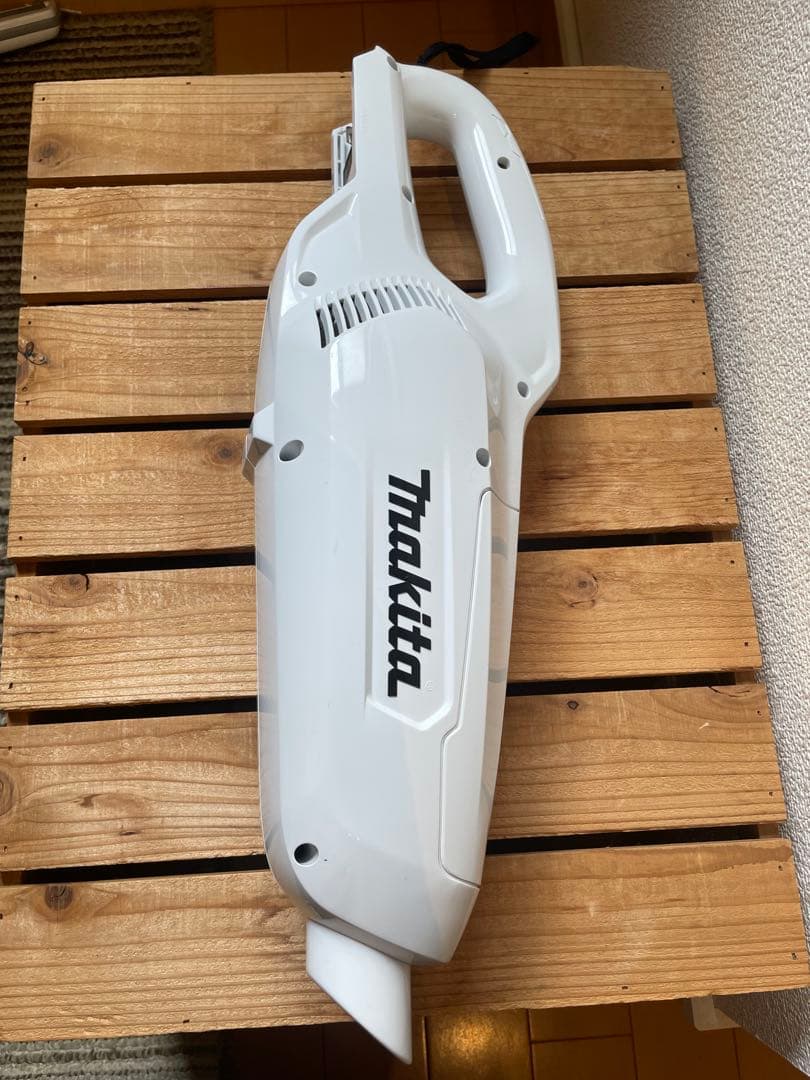 makita マキタ 充電式クリーナー CL107FD ホワイト 掃除機