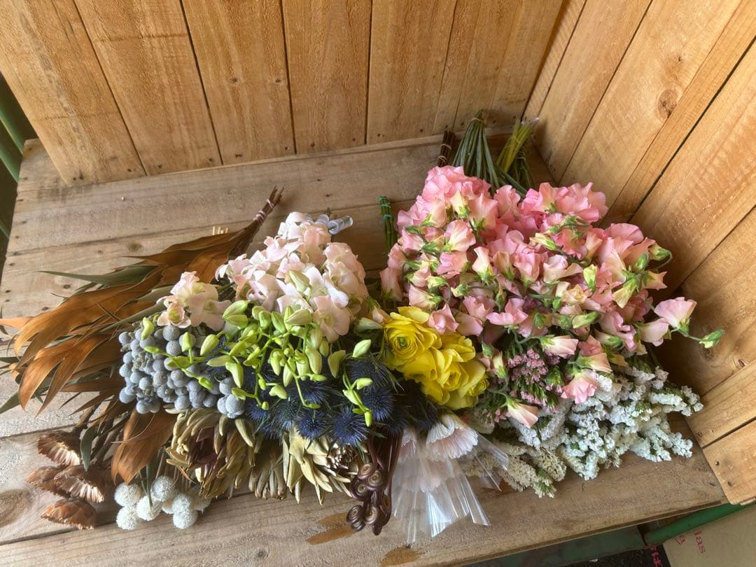 ✨年末お特MIX【Ａ】ラナン　スイートピー　スターチス　スワッグ　生花