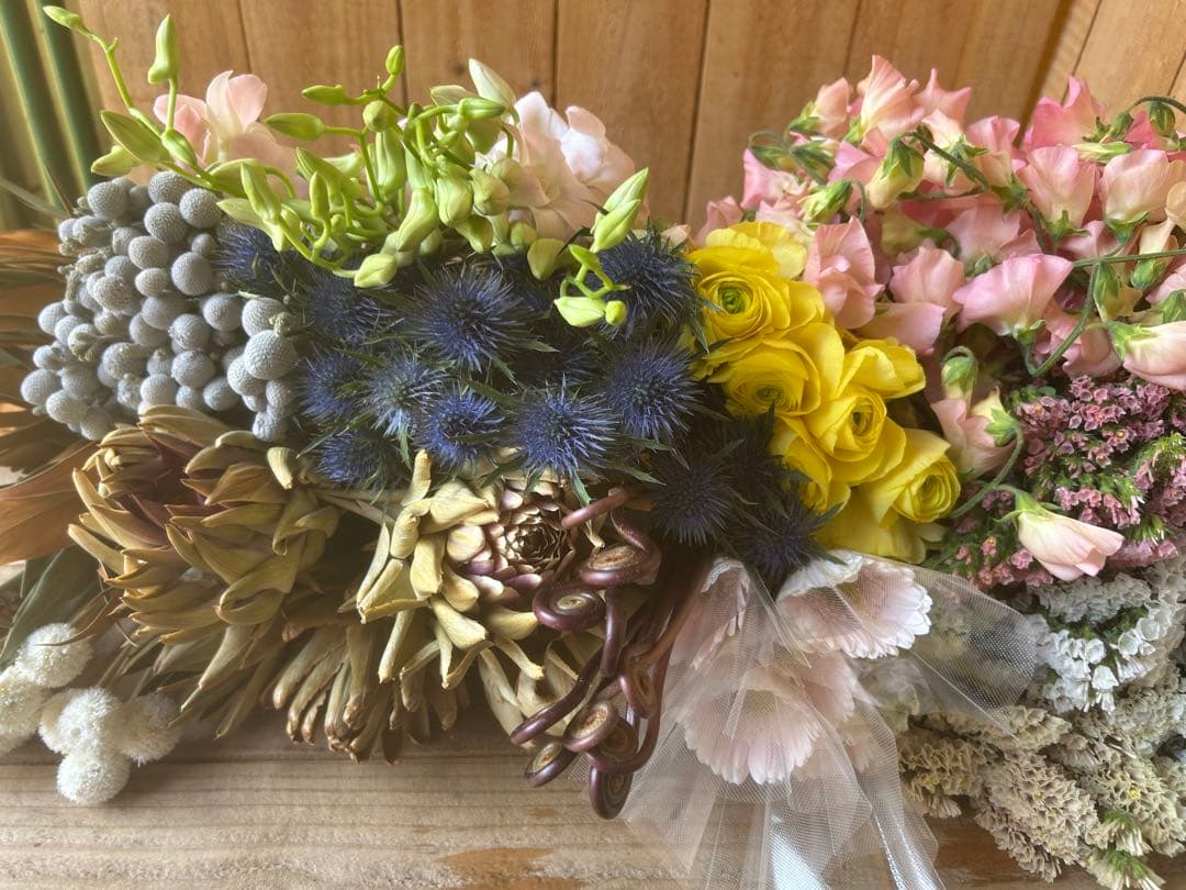 ✨年末お特MIX【Ａ】ラナン　スイートピー　スターチス　スワッグ　生花