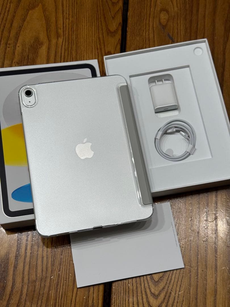 iPad A16 128GB シルバー（ケース付き）