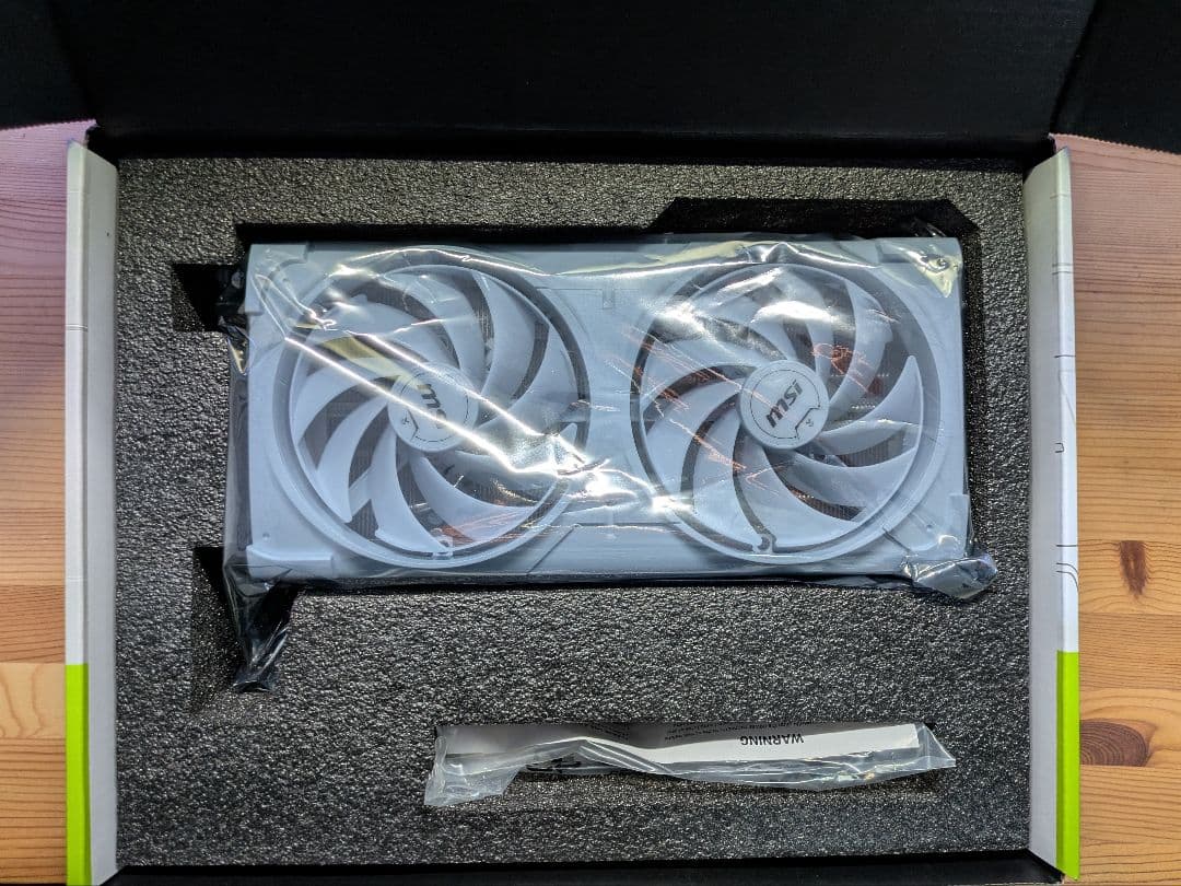 グラフィックボード・グラボ・ビデオカード MSI RTX 5070 VENTUS 2X OC WHITE 12G