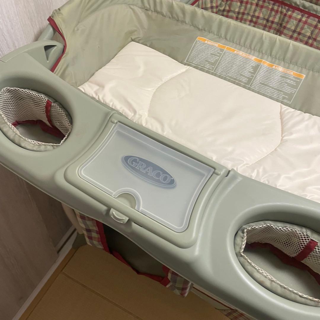 Graco グレコ　ベビーベッド　赤チェック