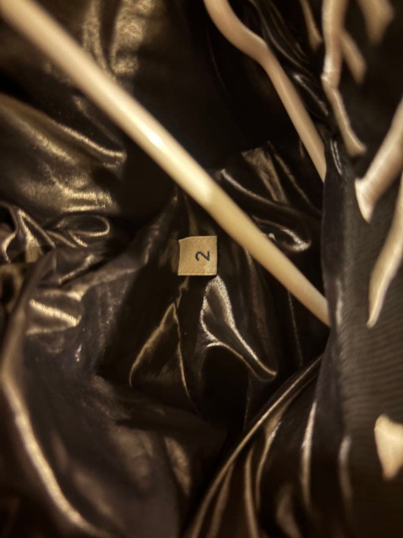 MONCLER ブラックダウンジャケット