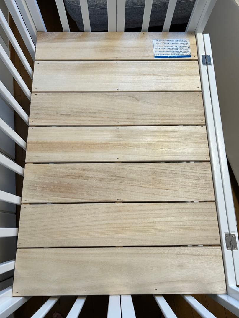 木製ベビーベッド ホワイト スラットデザイン