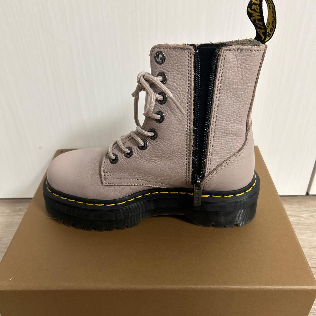 Dr.Martens 8 ホールブーツ　ベージュ　ドクターマーチン　UK4