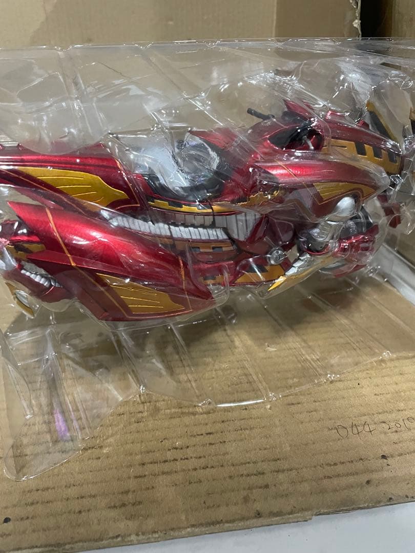 バンダイ　S.H.フィギュアーツ 仮面ライダー龍騎 ドラグランザー