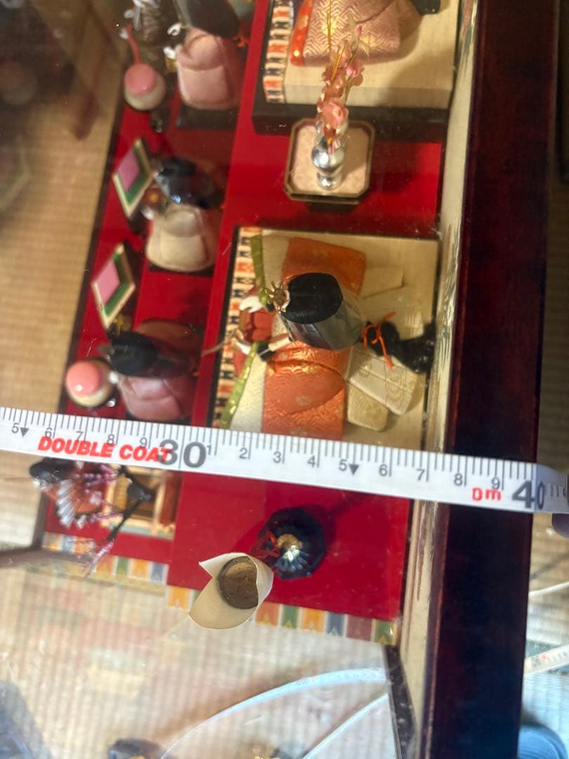 伝統的なひな人形セット ガラスケース付き