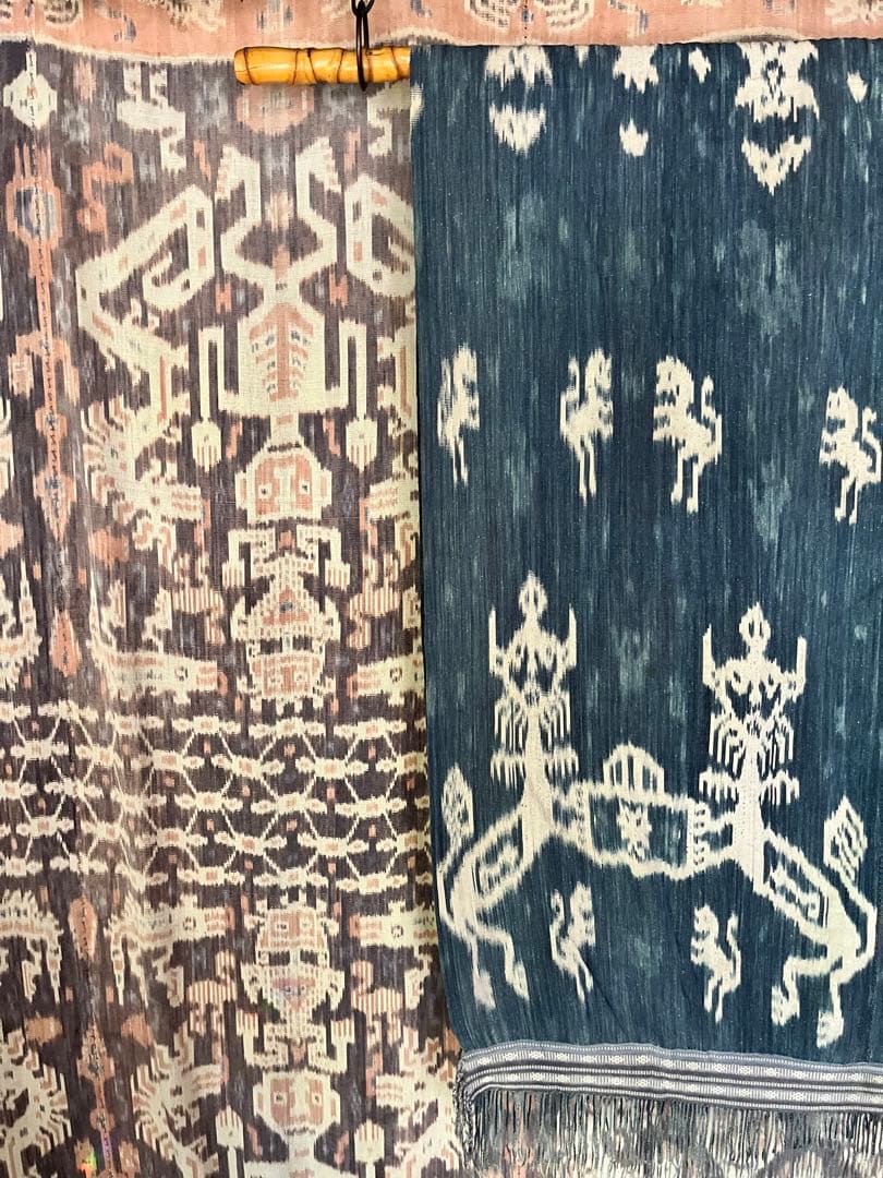 インドネシア／sumba 島のイカット／精霊布／珍しい藍単色織
