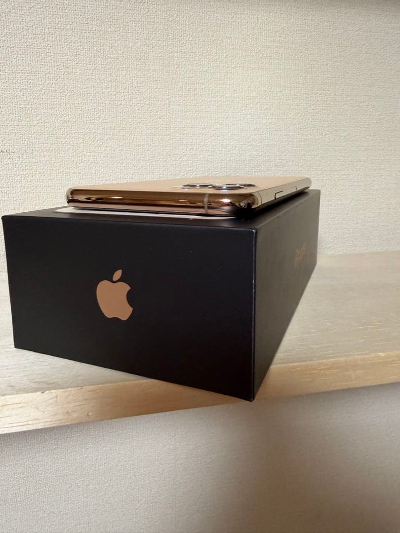 iPhone 11 Pro max 512gbゴールド 本体 SIMロック解除済