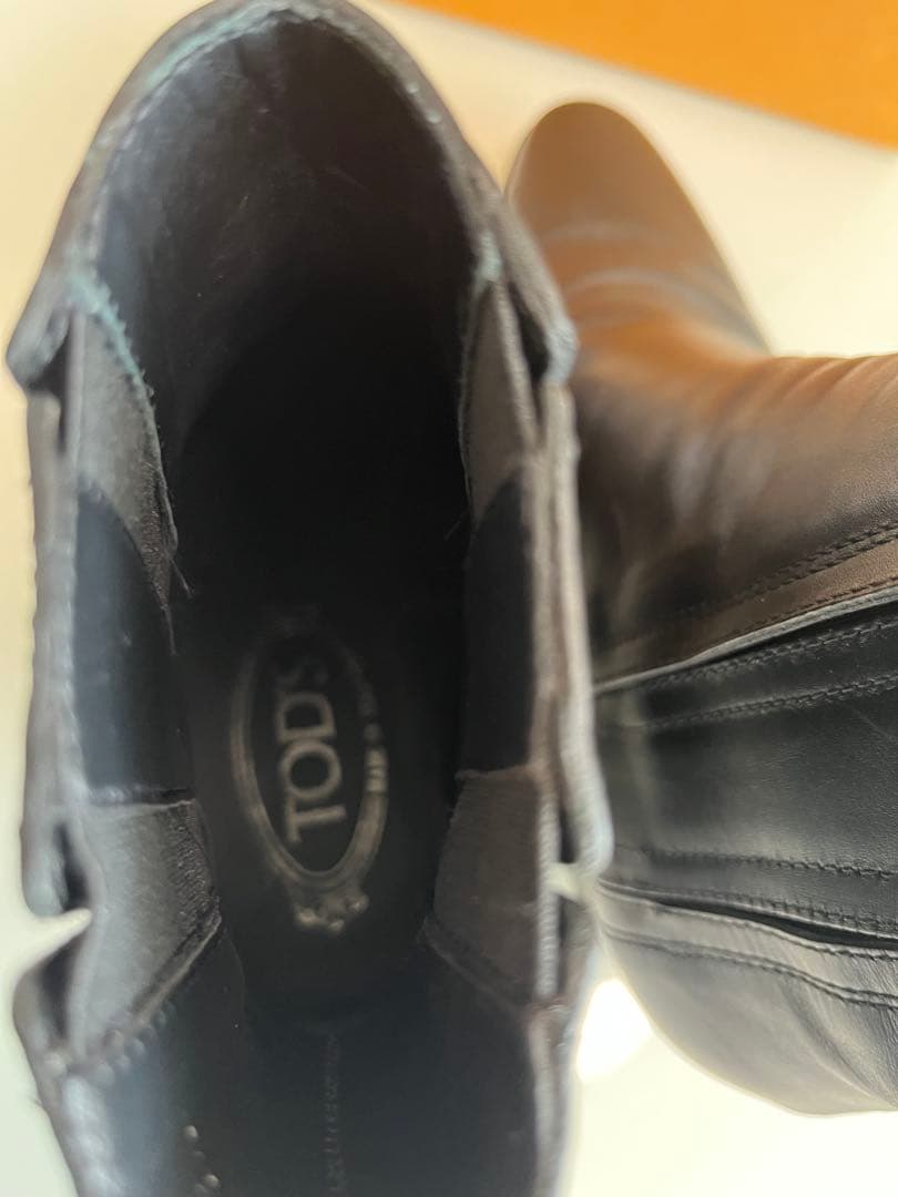 TOD'S ブラック サイドゴアブーツ　23.5センチ