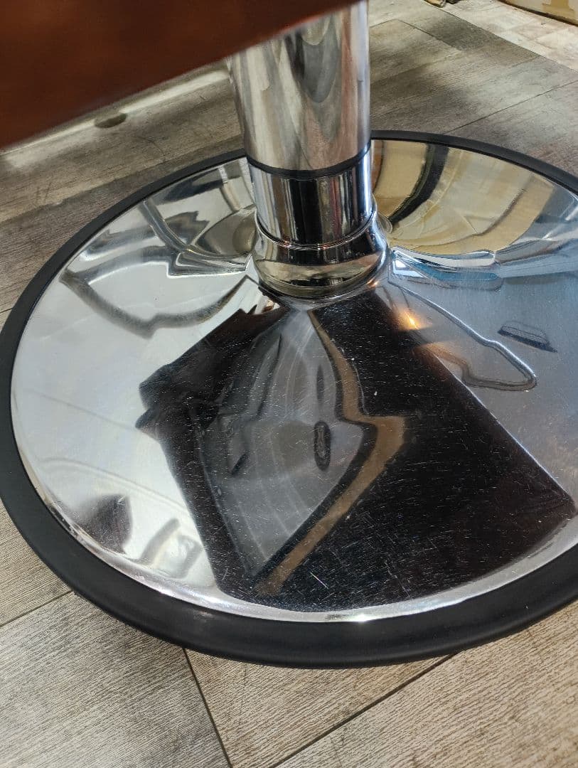 美容室　マテリスタイリングチェア