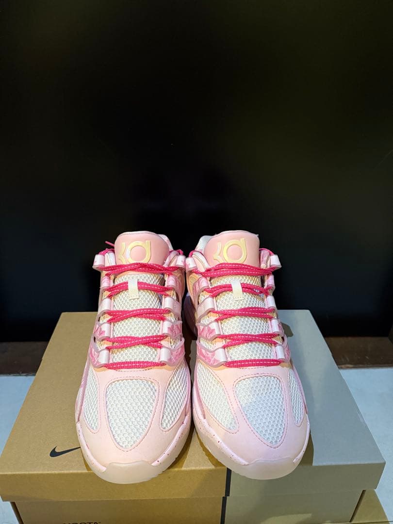 Nike Kevin Durant 18 ピンク 花柄 バスケットボールシューズ