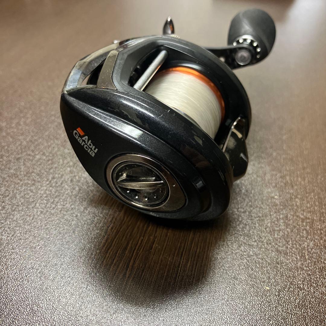 Revo POWER CRANK 6 ベイトリール　右ハンドル　バス釣り　Abu