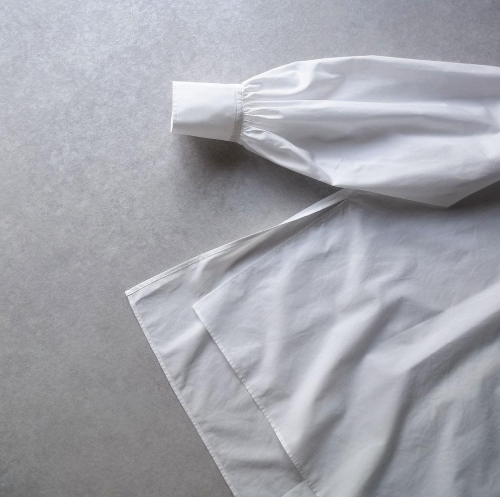 美品 ウィムガゼット 2万円 バックスリットのブラウス ホワイト D505