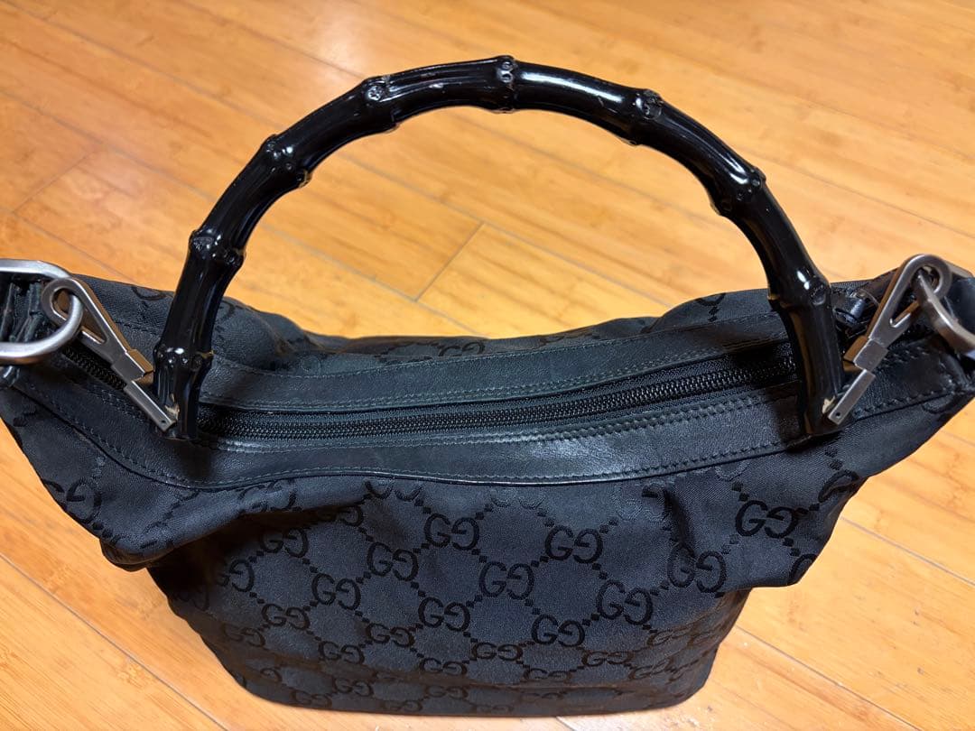 GUCCI ブラックナイロンショルダーバッグ