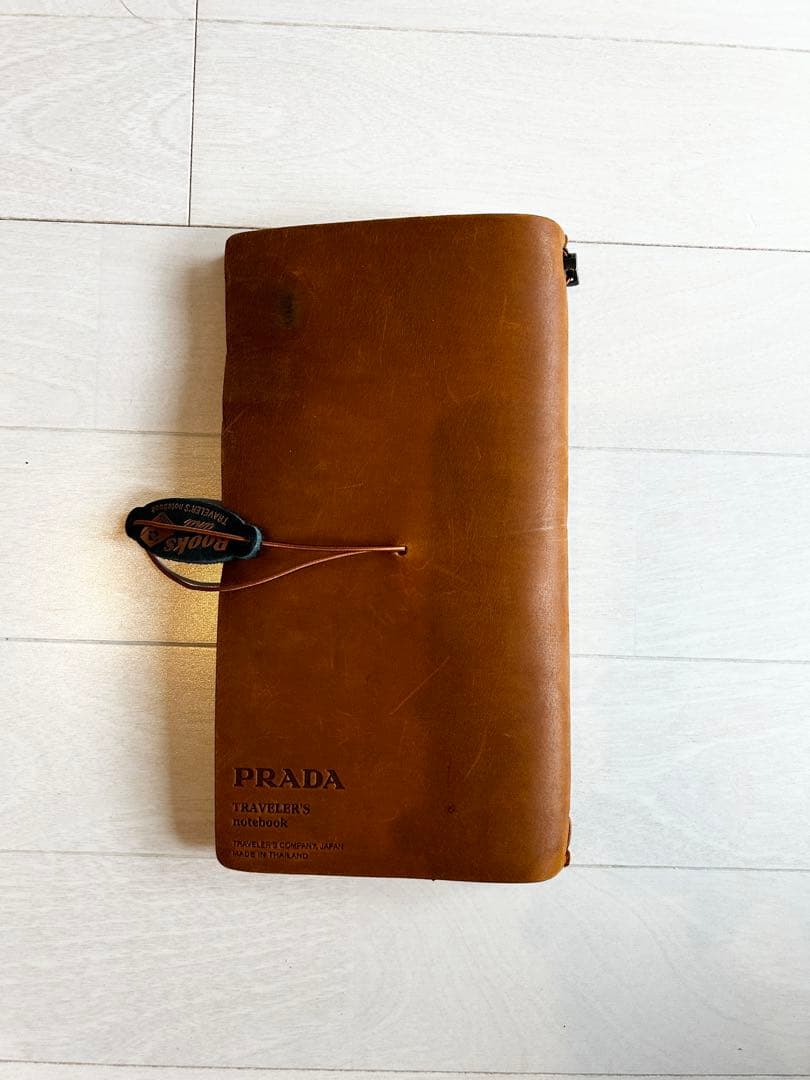 PRADA ブラウンレザー トラベラーズノート