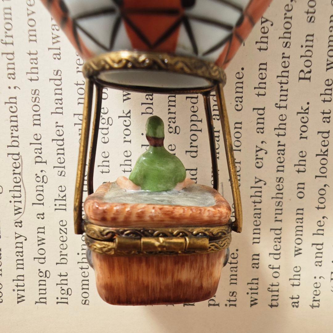 リモージュボックス　熱気球　フランス製小物入れ　陶器　ミニチュア