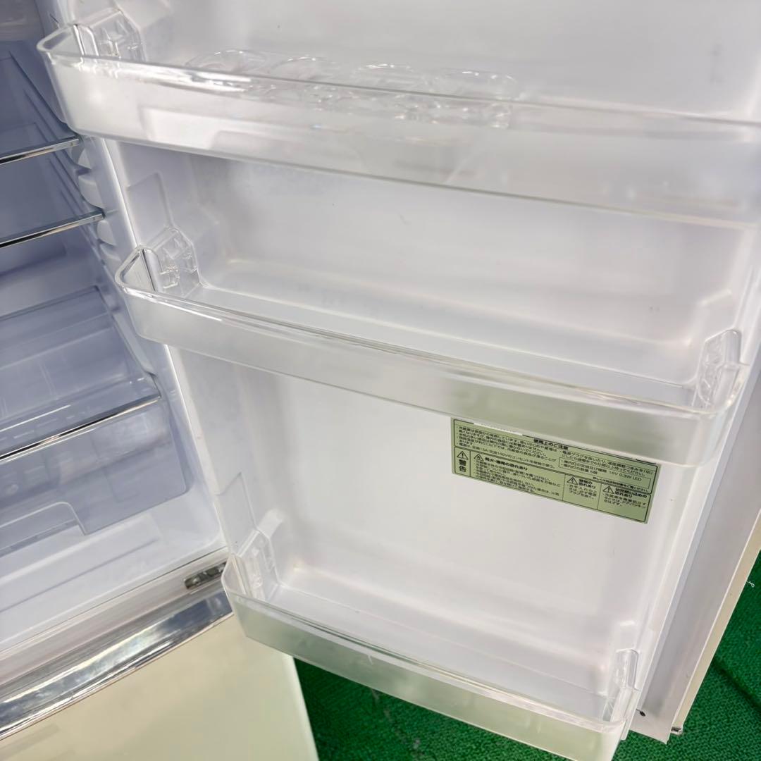 728 レトロデザイン冷蔵庫　100L強　小型　一人暮らし　右開き　2ドア