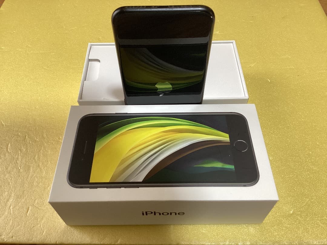 【美品】Apple iPhone SE (第2世代) ブラック