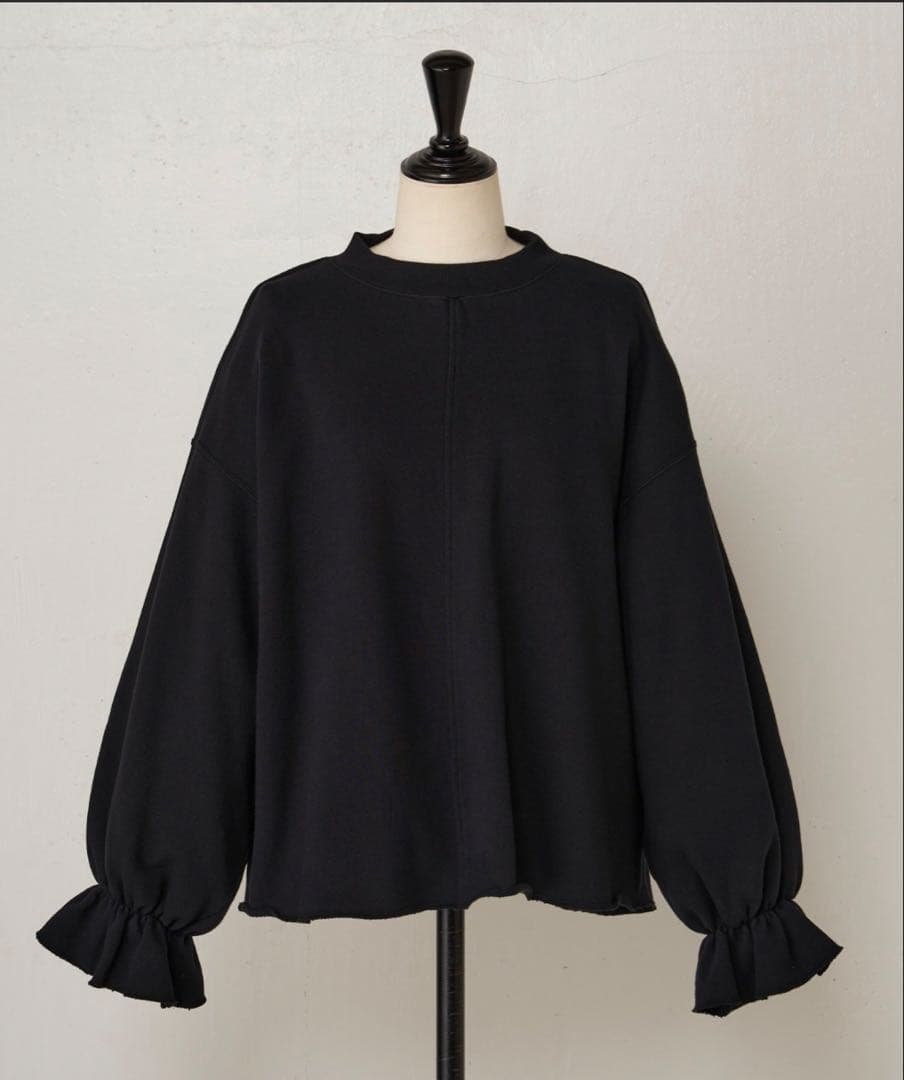 新品 BEARDSLEY(ビアズリー)袖口フリルトレーナー ガリャルダガランテ