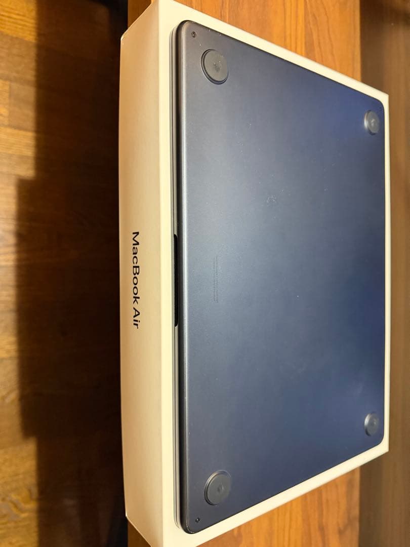 Apple MacBook Air ミッドナイト本体