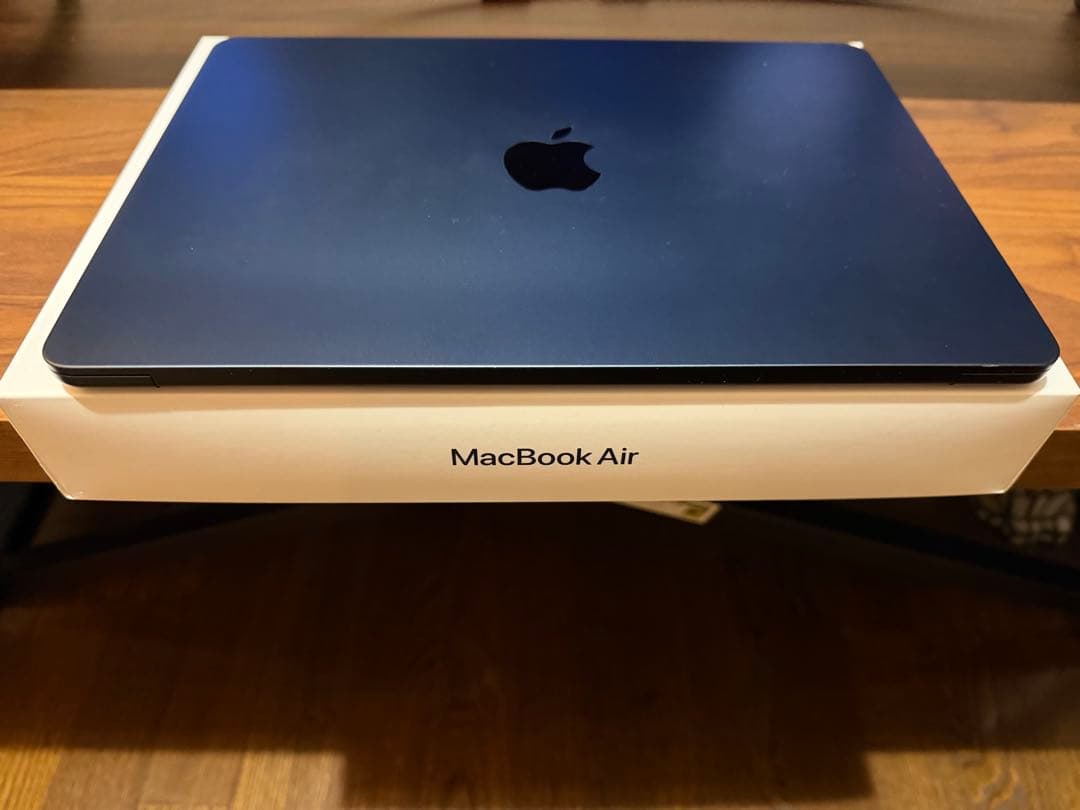 Apple MacBook Air ミッドナイト本体