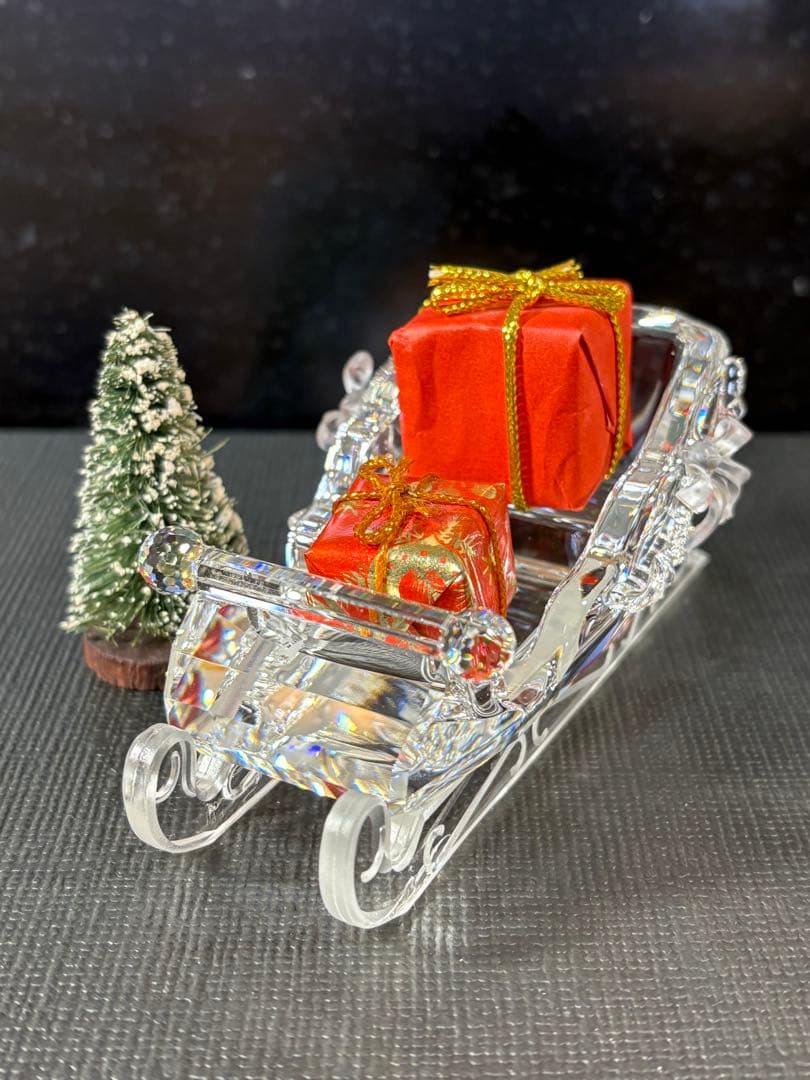 スワロフスキー【幸せを運ぶソリ】