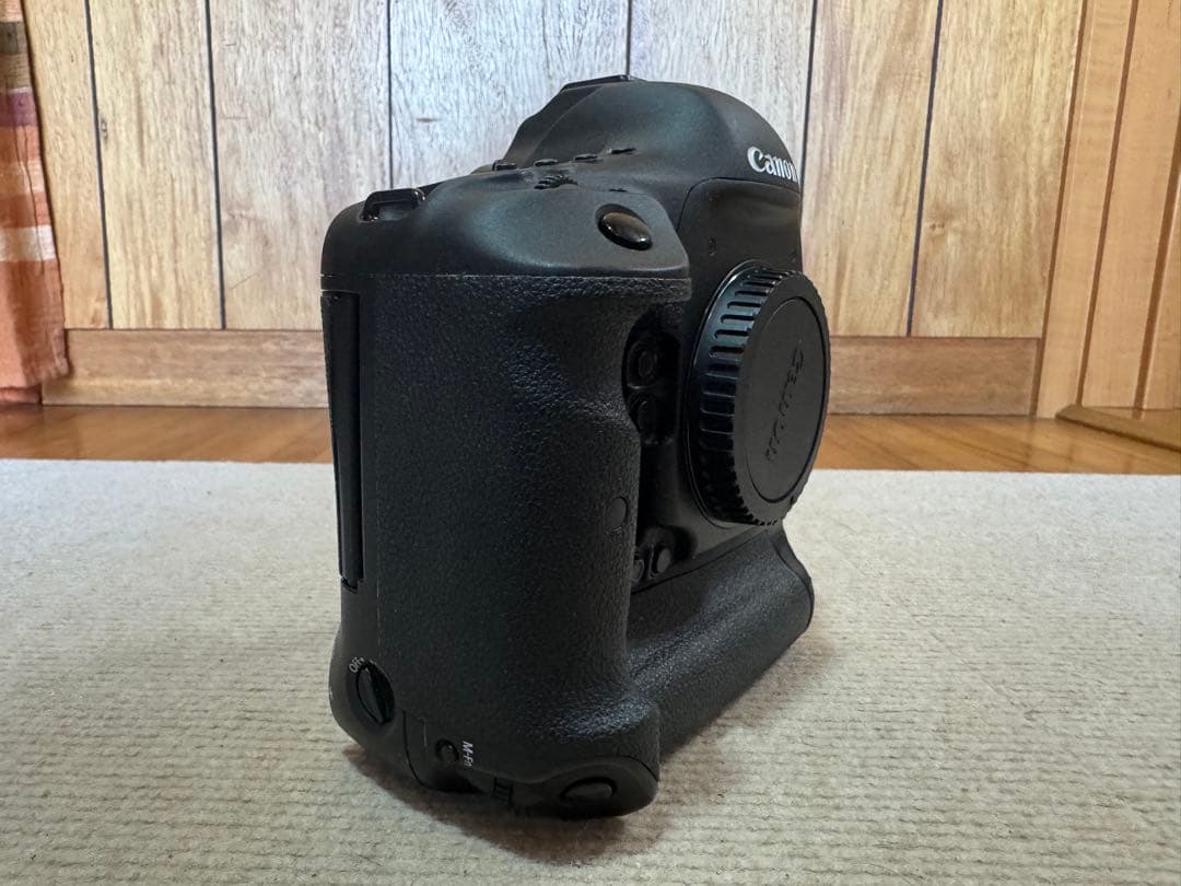 【最終値下】Canon EOS-1DX ボディ日本製/シャッター73,000以下