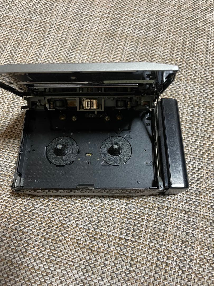 AIWA【HS-PX30】ポータブルカセットプレーヤー