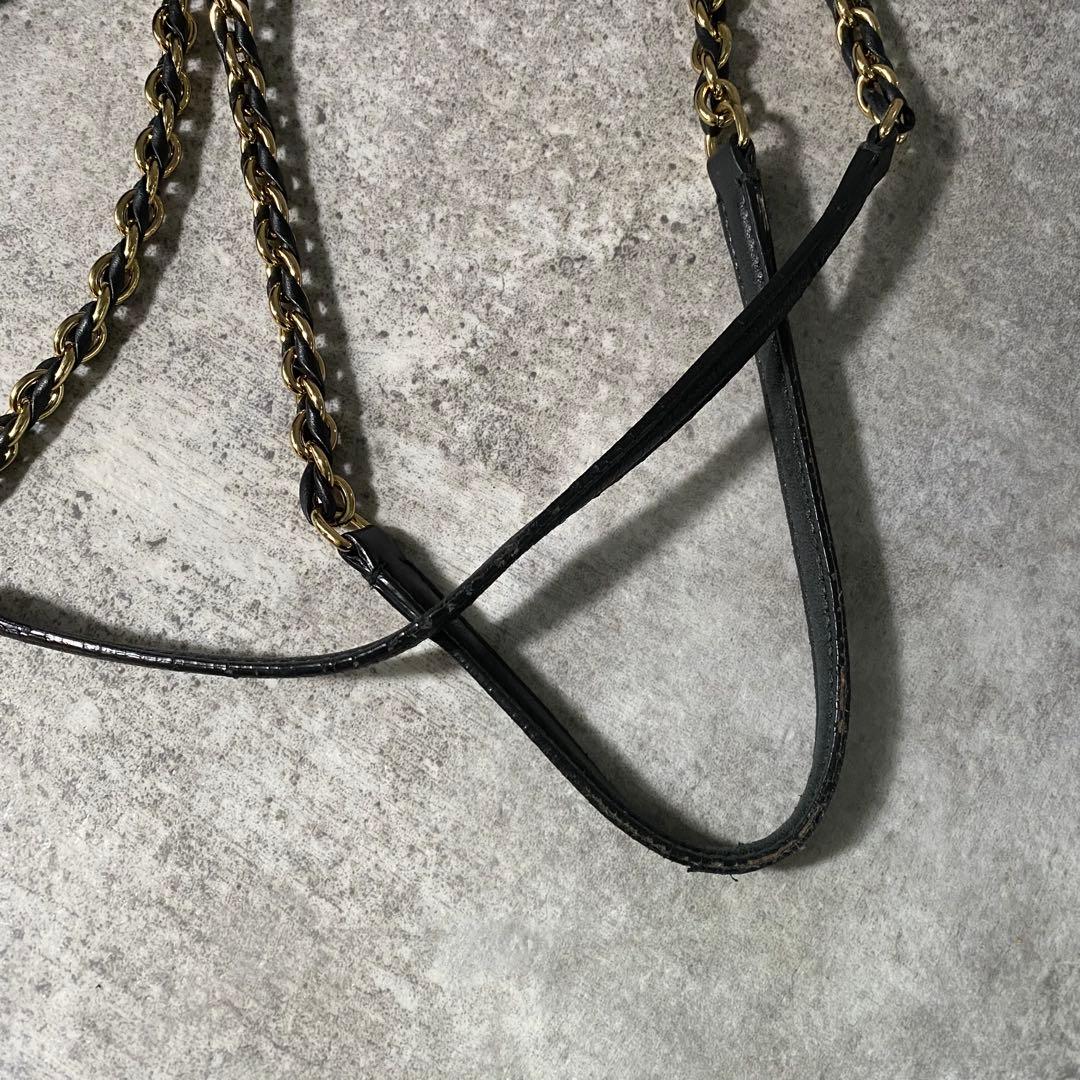 フェラガモ キルティングレザー 黒 チェーンショルダーバッグ マトラッセ ヴァラ