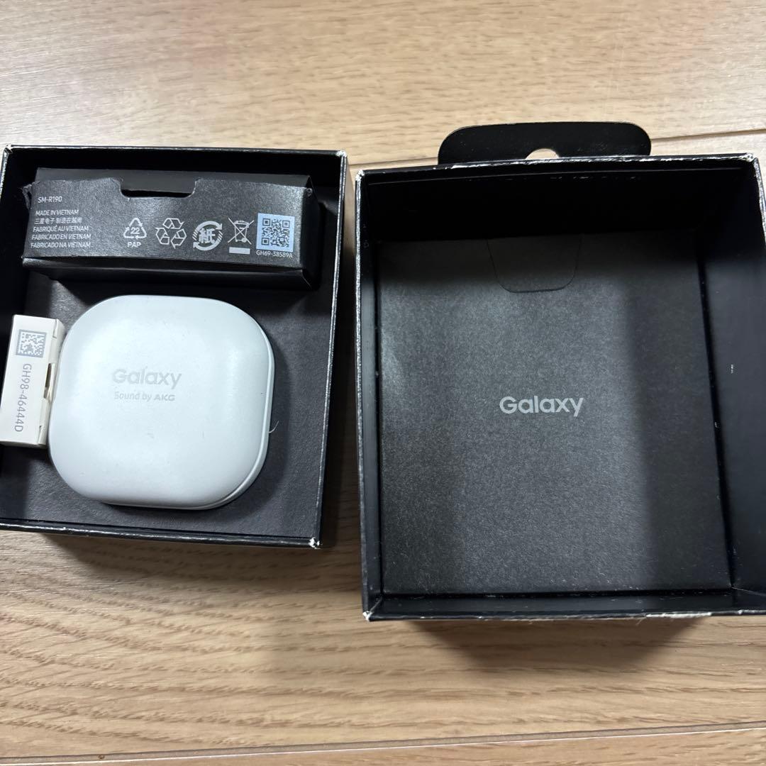 Galaxy Buds Pro ホワイト イヤホン　充電ケースコード替え付き