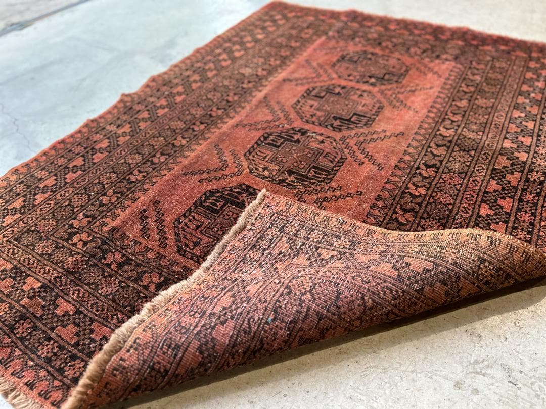 【Vintage rug】アフガニスタン産｜176 × 127cm｜トルクメン族