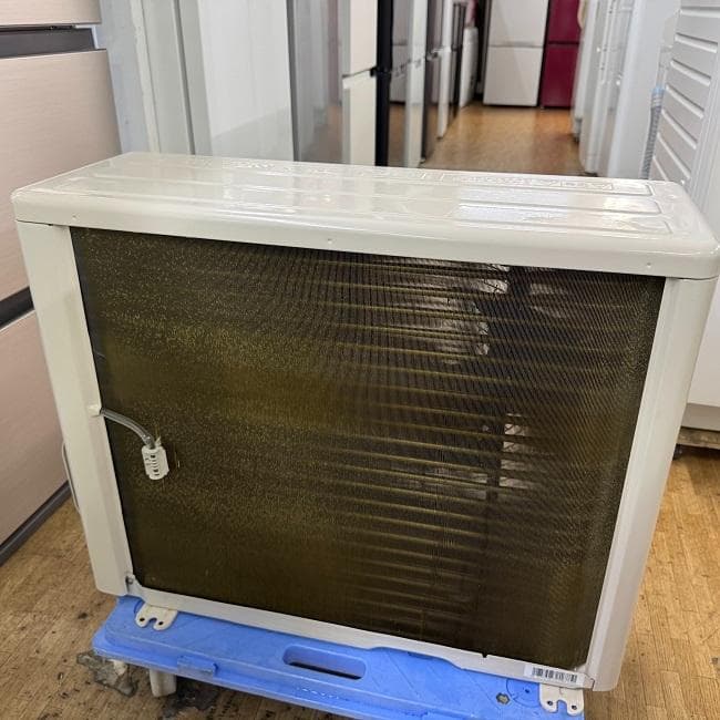 美品【 TOSHIBA 】東芝 おもに6畳用 ルームエアコン RAS-H221R