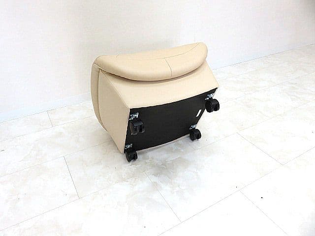 p*n様 美品　karimoku/カリモク「ZT」シリーズ 本革オットマン　椅子