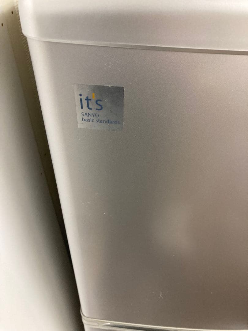 SANYO 冷蔵庫 オシャレなits シリーズ　シルバー　お探しの方に