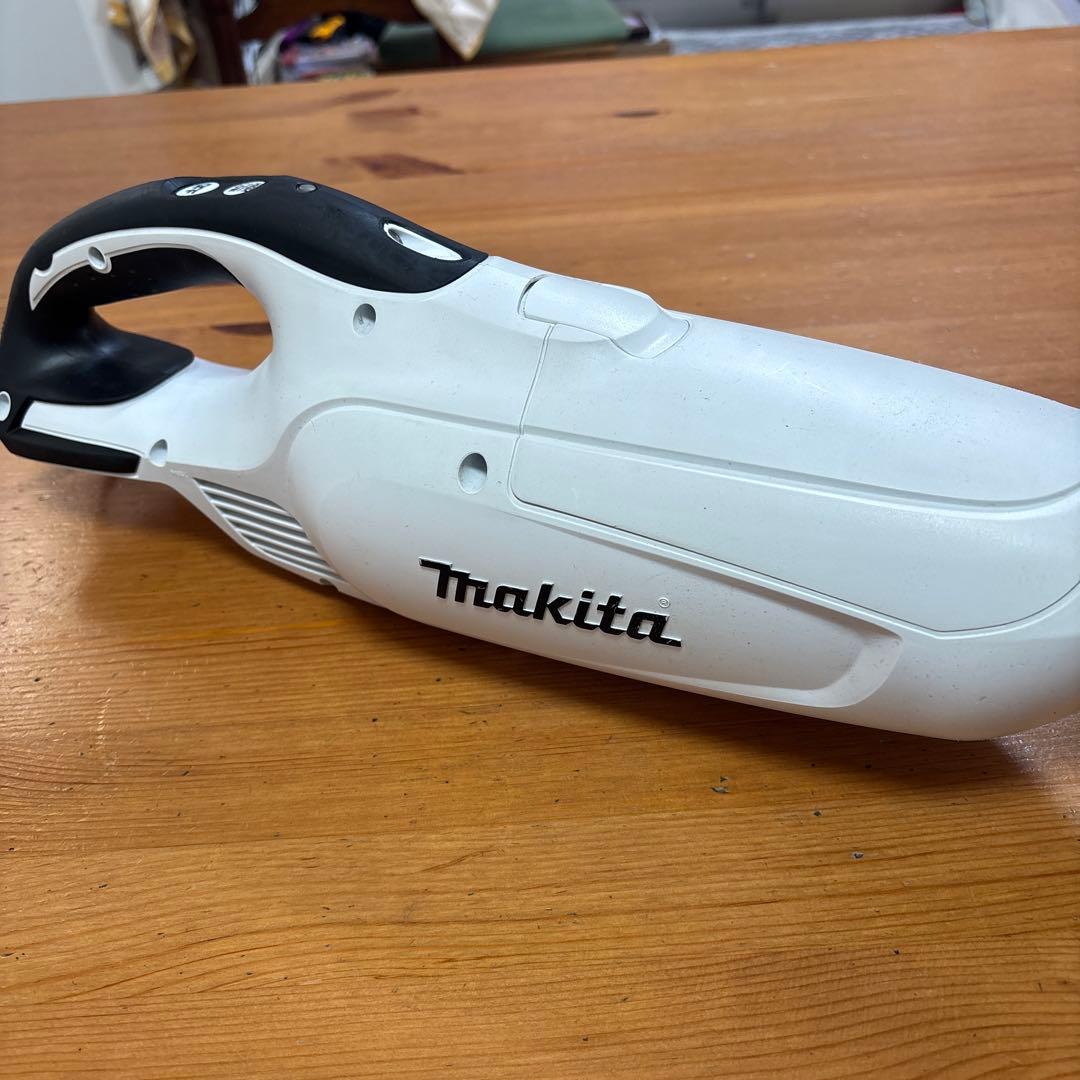 マキタ Makita スティッククリーナー CL182FD 本体.充電器付き